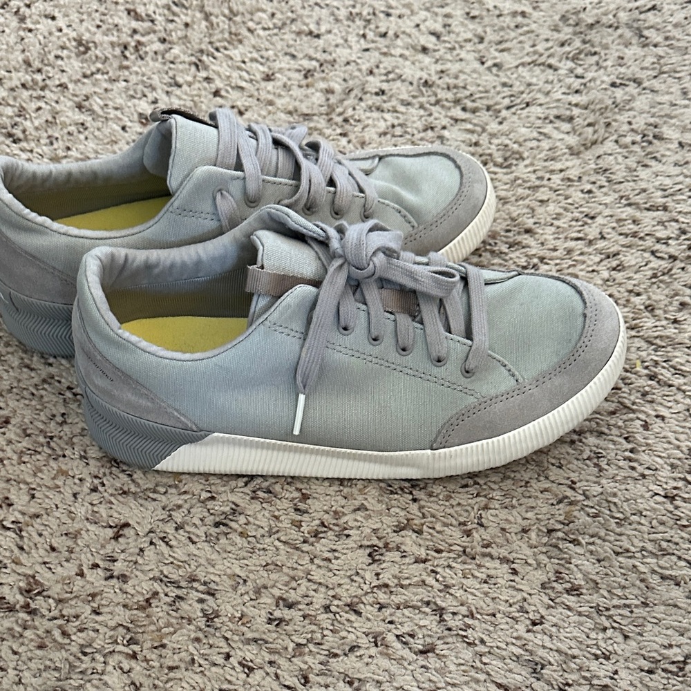Women’s size 9 Sorel Gray Casual Sneakers